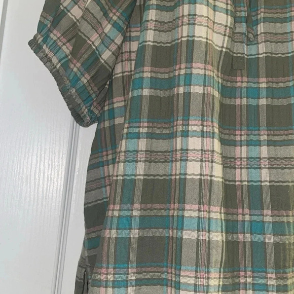 Loft beautiful multi colored top. - Picture 3 of 5